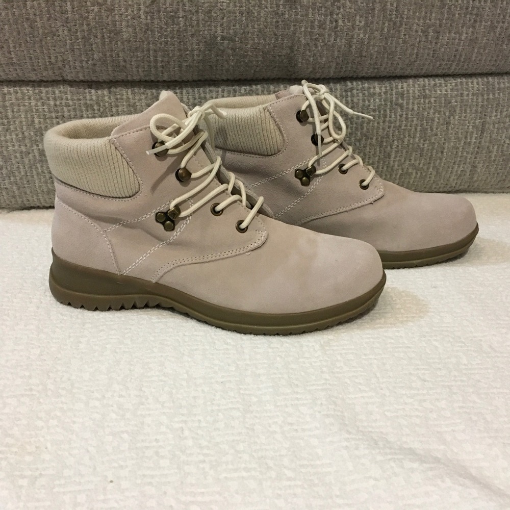 Wanderlust‎ Boston Waterproof Hiking Boots Women's Size 8.5 N Beige Lace Up